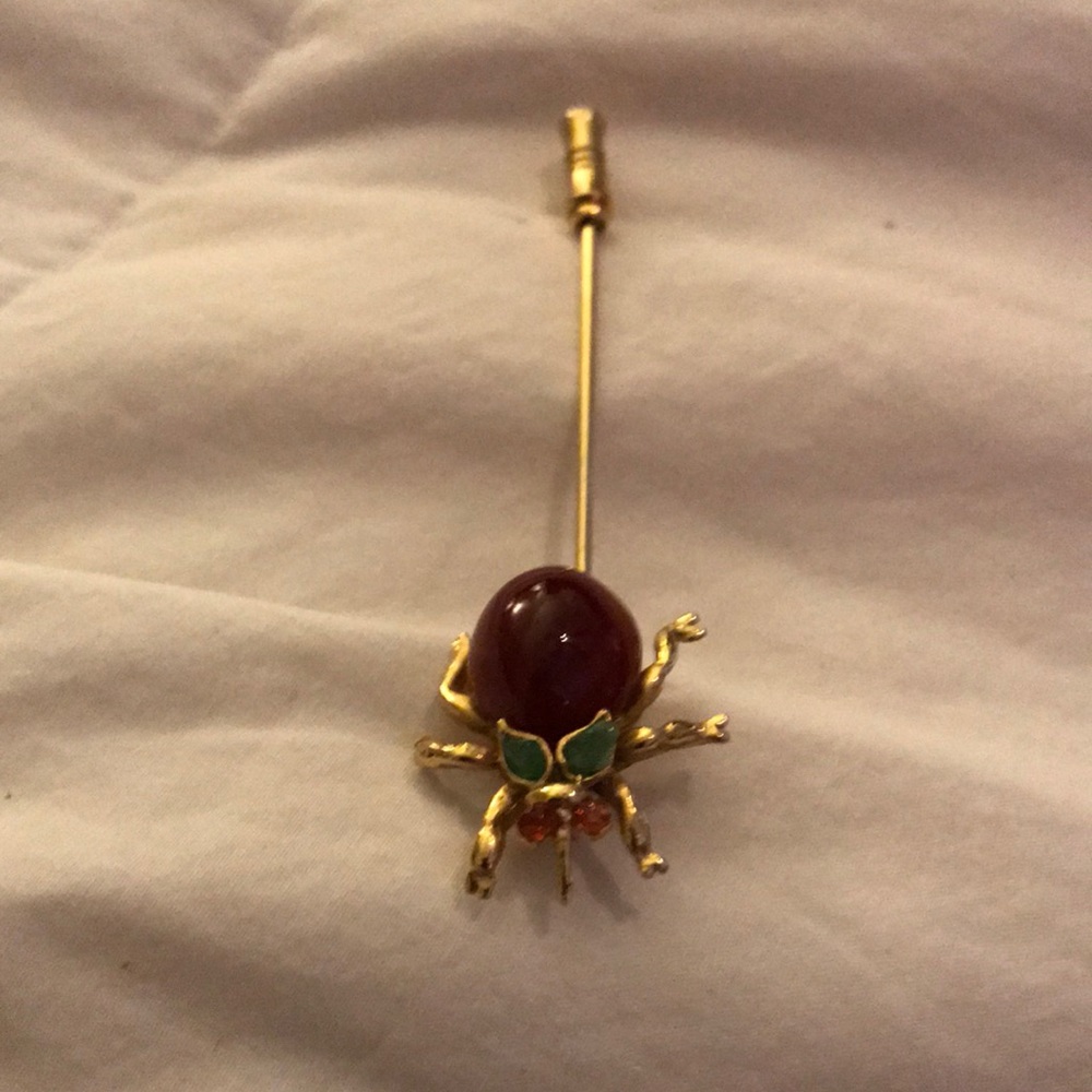 Hat pin